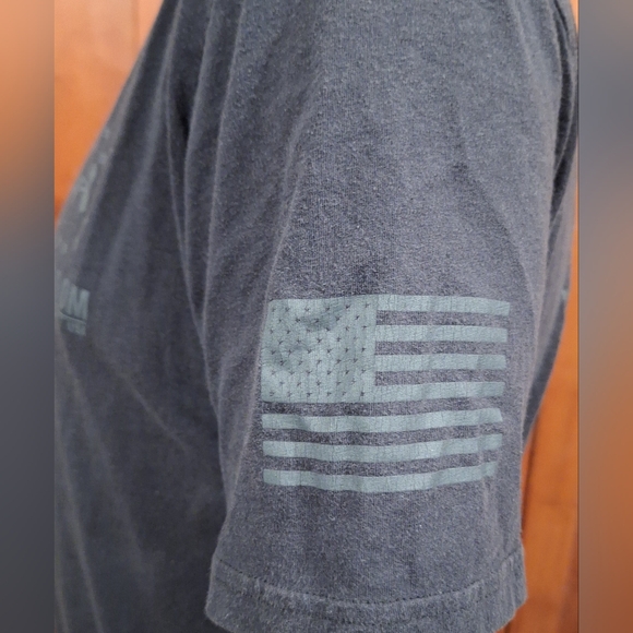 UNDER ARMOUR men's black t-shirt. Size M - Picture 3 of 4